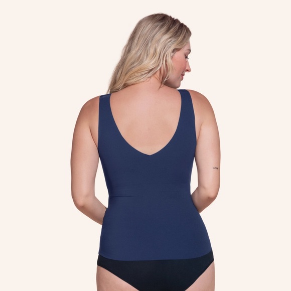 HONEYLOVE 'LiftWear Tank' in Navy - Picture 3 of 8